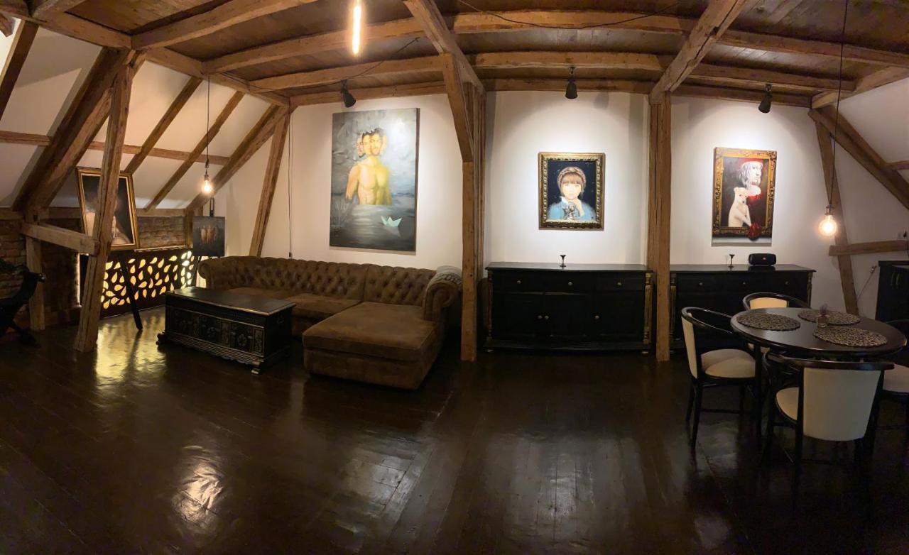 Gallery Loft Piatra Neamt Bagian luar foto